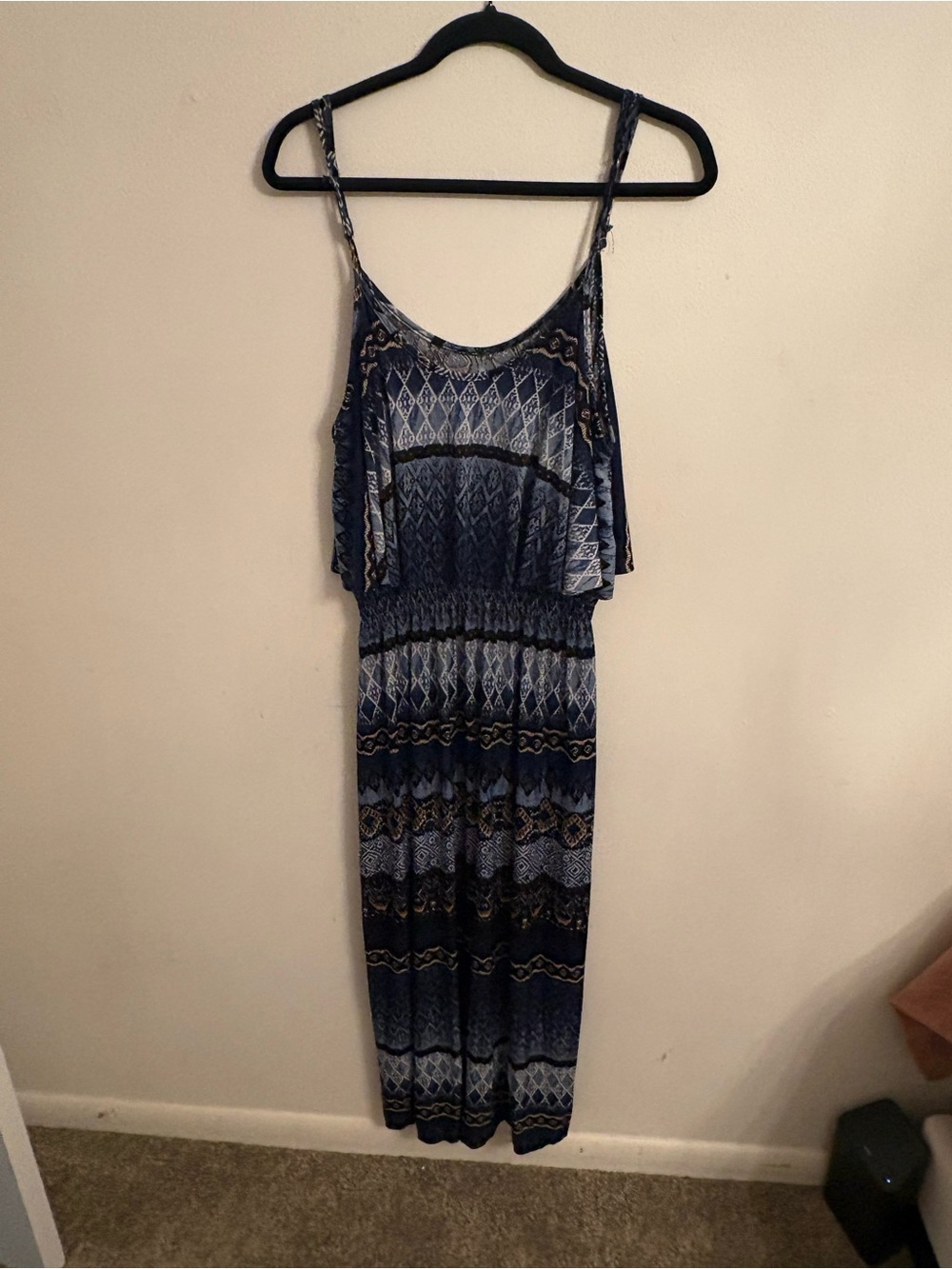 Blue boho Patterned Maxi dress size large adjustable straps 🌺 100% polyester